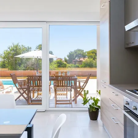 Aria Sleeps 6, Pool, Wifi, Airco, Parking * Pula