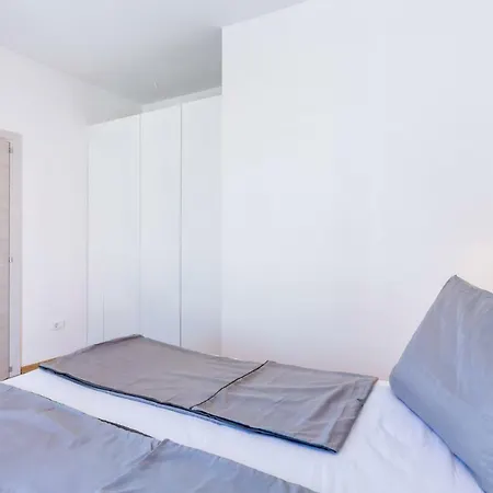 Aria Sleeps 6, Pool, Wifi, Airco, Parking Villa Pula