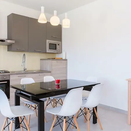 Aria Sleeps 6, Pool, Wifi, Airco, Parking *