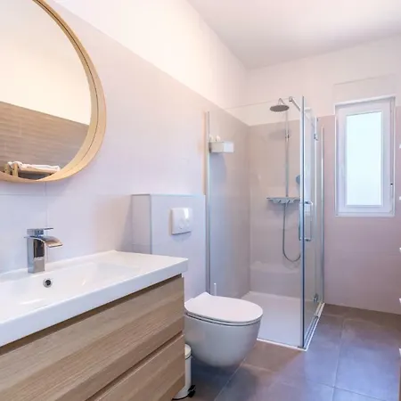 Aria Sleeps 6, Pool, Wifi, Airco, Parking *